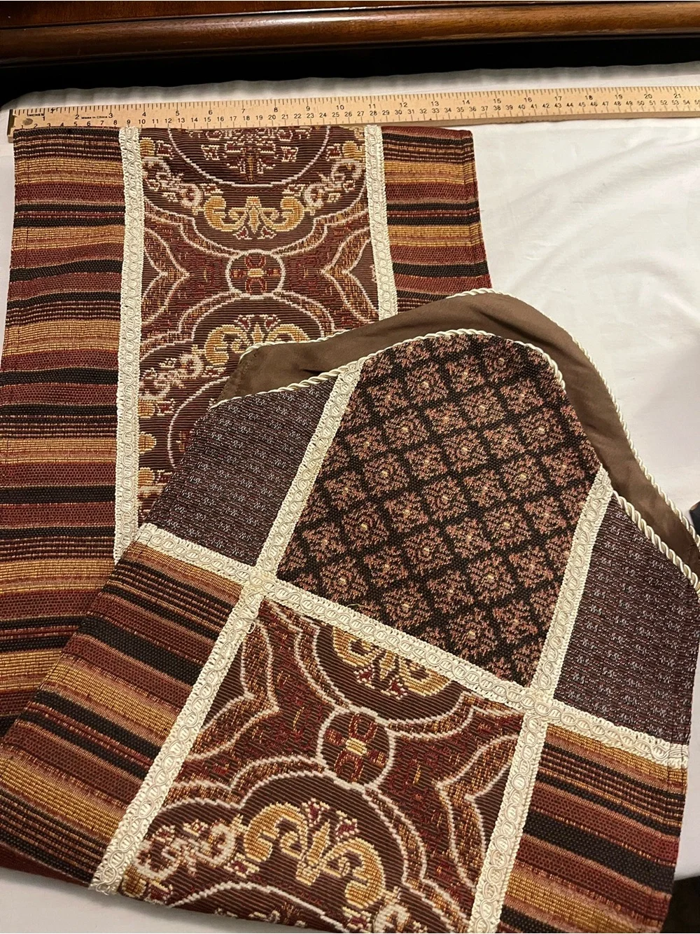 Decorative Woven placemats and table runner Table Runner in Brown, Tan & Cream